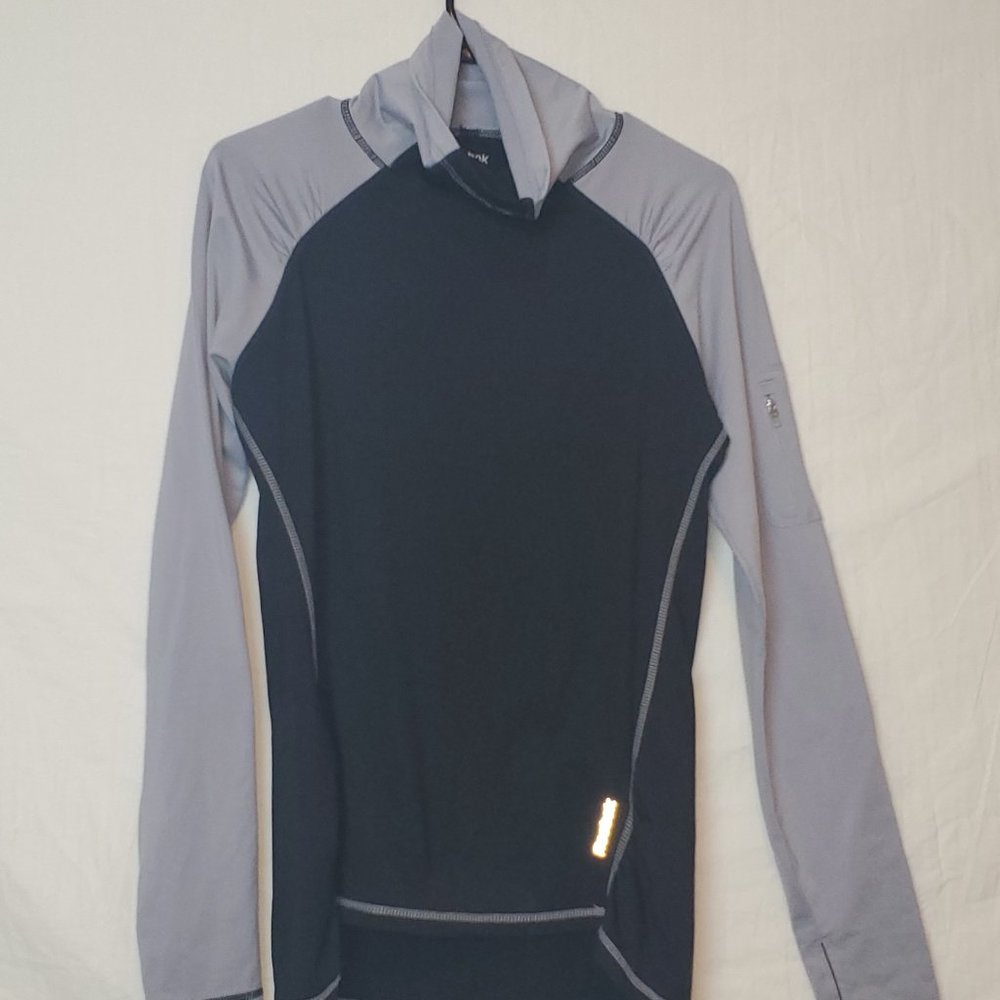 REEBOK Athletic Sweatshirt Women’s size M Black & Gray High Low